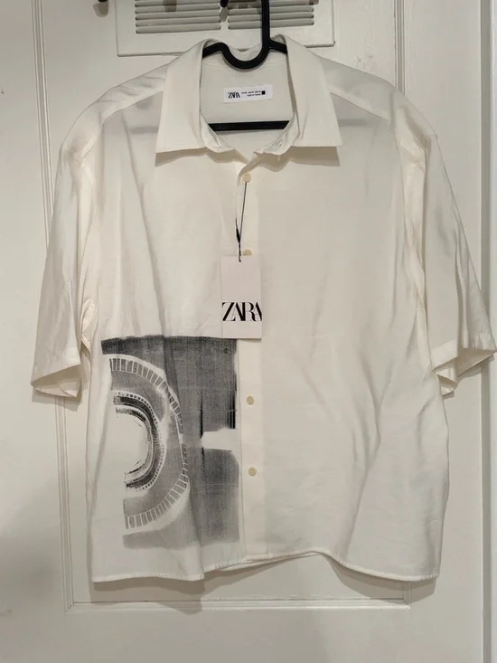 Zara Man Abstract Graphic Button-Up - Picture 2 of 5